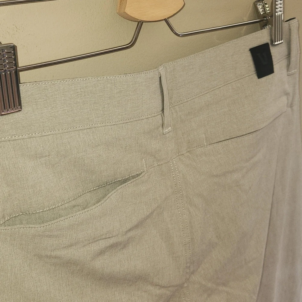 Nwt- Vuori Aim Pant Khaki Pants Size 30